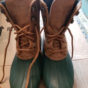 Sperry duck boots size 6